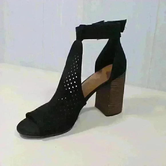 Universal Thread Black Shoe - Picture 4 of 5